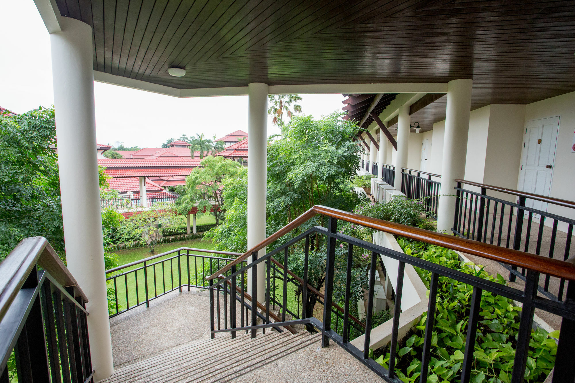 Maneechan Resort - SHA Extra Plus Chanthaburi Esterno foto